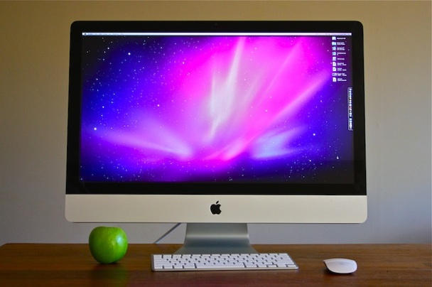 Apple's 27-inch iMac may account for higher Mac sales. (@Gizmodo)