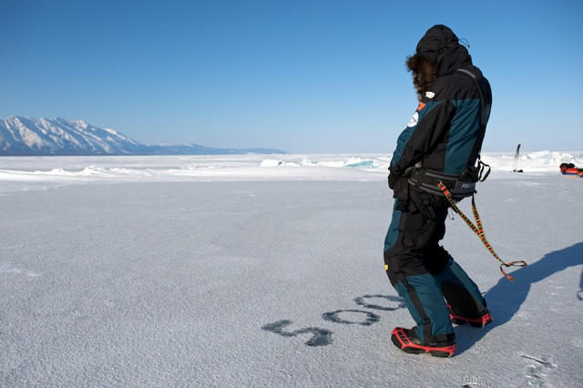 Vašek Sůra marks the 500km point on Lake Baikal trek.