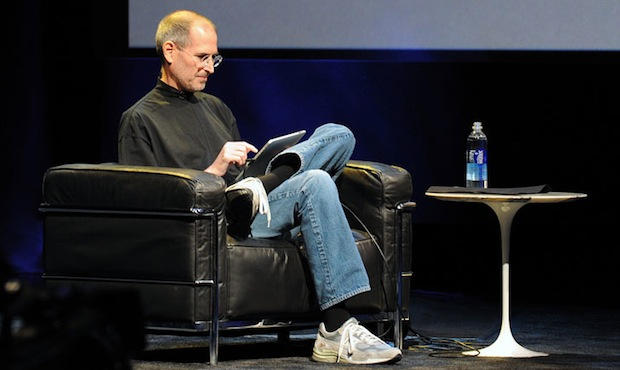 steve_jobs_ipad_typing