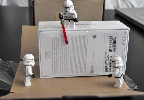 Stormtroopers Unpack the iPhone 4 (Image: clone77.posterous.com)