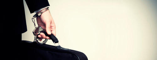 handcuffed-to-briefcase1