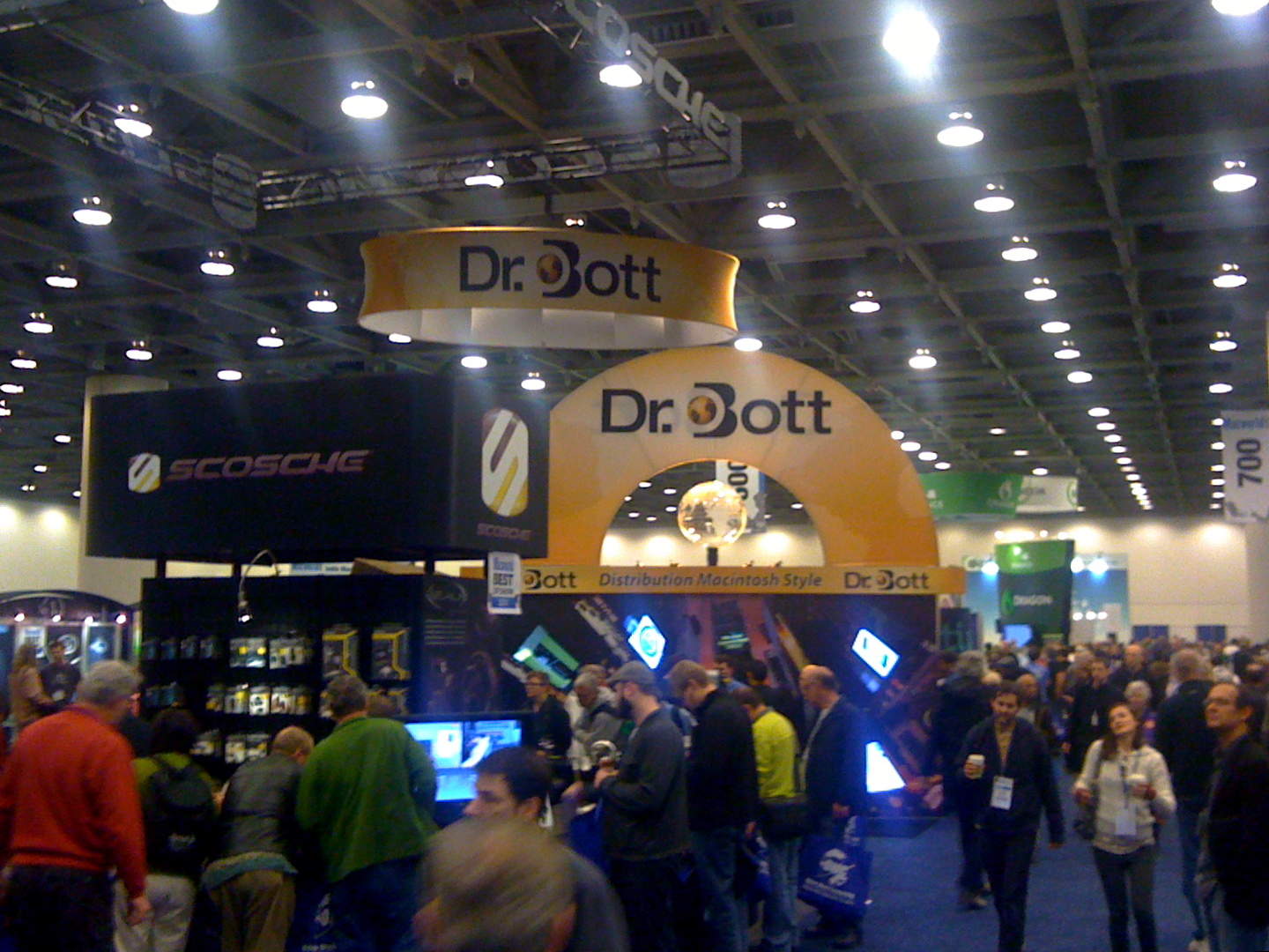 Macworld is still crowded, fun, despite Apple's absence.