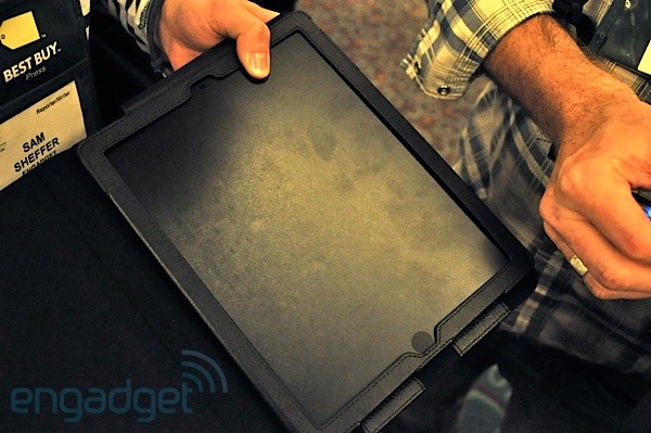 dexim-ipad-case-01-top1.jpg