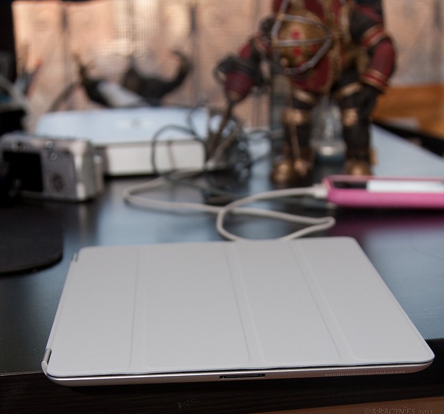 Apple's Smart Cover for the iPad 2. CC-licensed photo by N0fX: http://www.flickr.com/photos/nofx/5520596353/in/photostream/