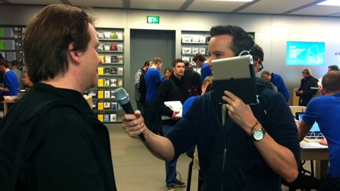 Videographer Richard Gutjahr pioneering the iPad 2 as in-field camera rig.