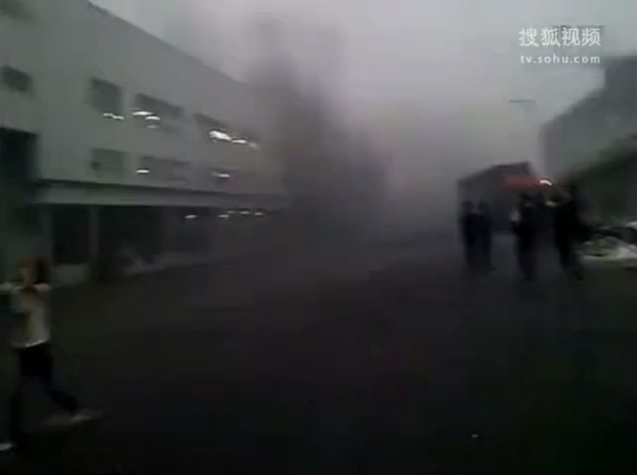 Foxconn-iPad-Factory-Explosion-2011-a