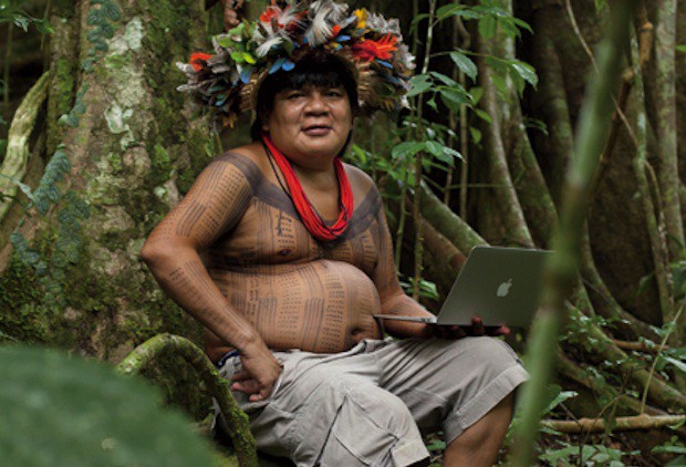 macbook-air-amazon-chief-almir