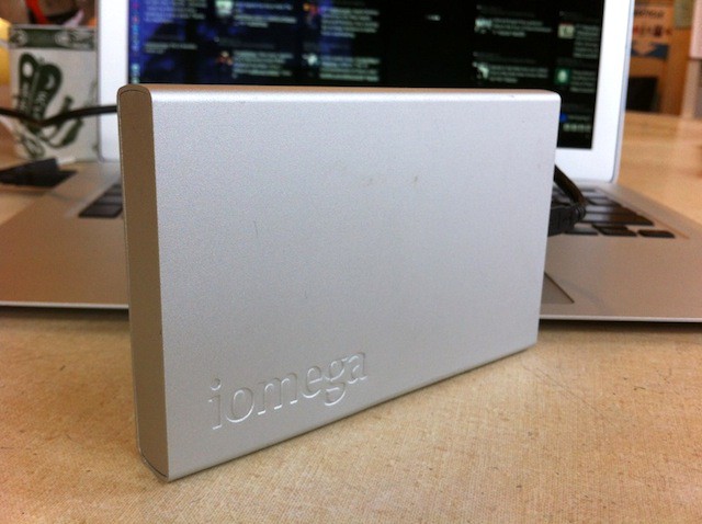 iomega_helium_portable_hard drive_4