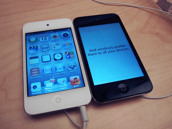 white-ipod-touch-compare-600-1