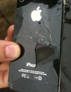 iPhone-4-self-combust