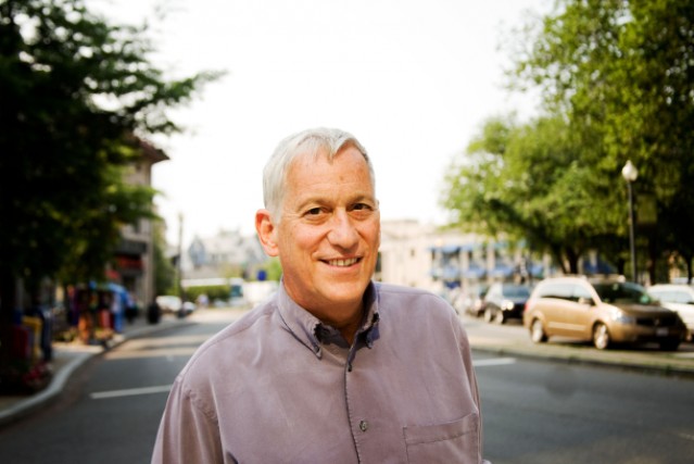 Walter Isaacson isn't in Jony Ive's good books.