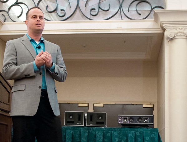 klipsch-presser-ces-2012.jpg