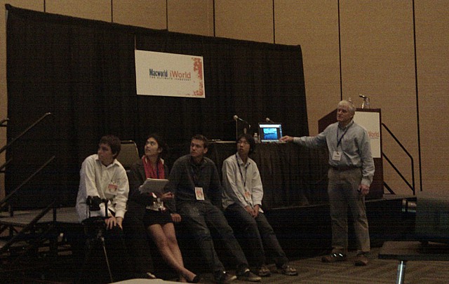 Wiekling and students during the presentation. @cultofmac.