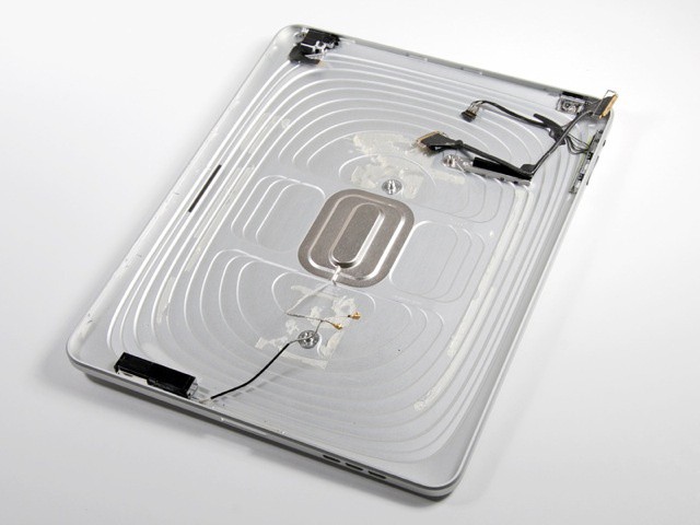 In the iPad 1, the Wi-Fi antenna hides behind the plastic Apple logo