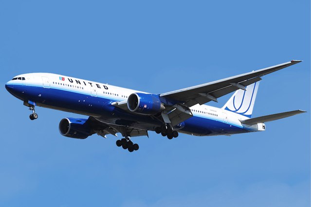 Apple's latest recruit is former United Continental CFO Zane Rowe.