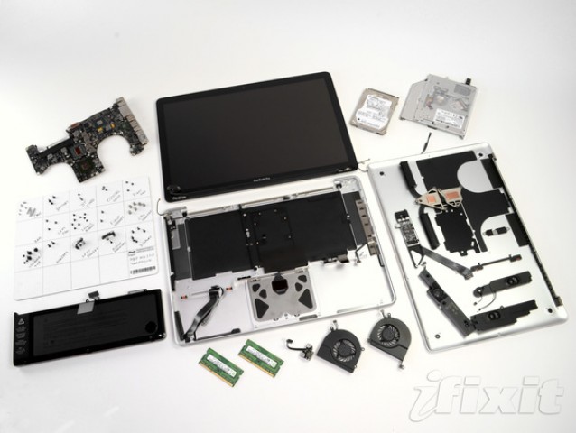 The older MacBook Pro is significantly easier to repair than its successor.
