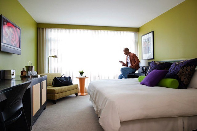 Vancouver hotel ditches traditional phones for iPhones - a process that may be easier than you'd expect.