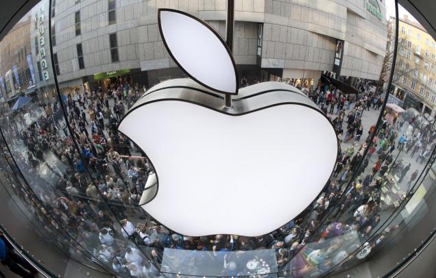 apple logo at store