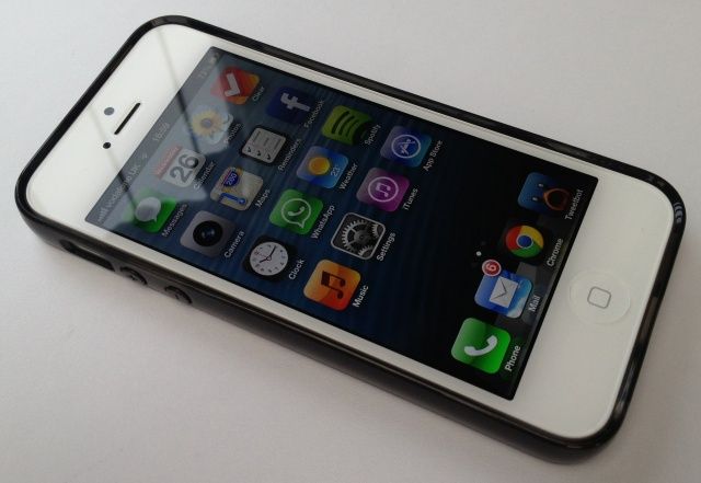 The Grip Sheer doesn't come too close to your iPhone's display.