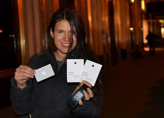 A happy iPhone 5 customer.