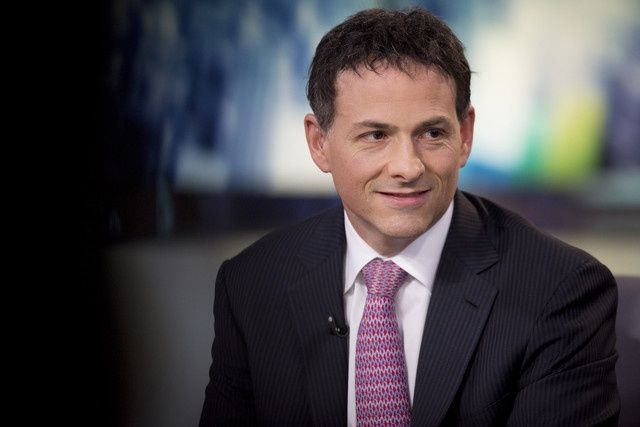 Hedge fund heavyweight David Einhorn just had a decisive victory in his crusade against Apple's limited stock options.