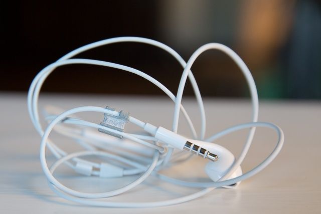 Kordl makes detangling balled-up headphones a cinch
