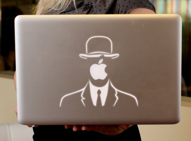 magritte_1024x1024