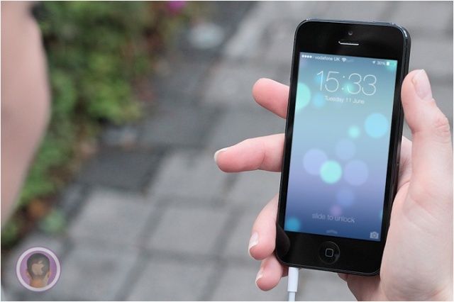 iOS-7-lock-screen