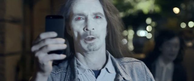 zombie-with-iPhone