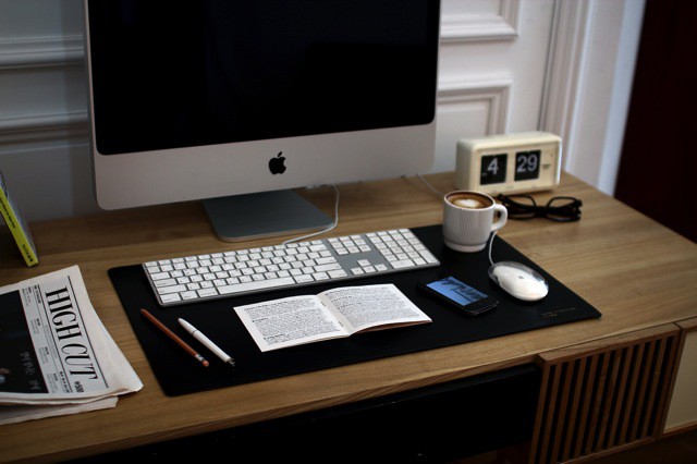 Satechi-Desk-Mat-amp-Mate-Black-01.jpg
