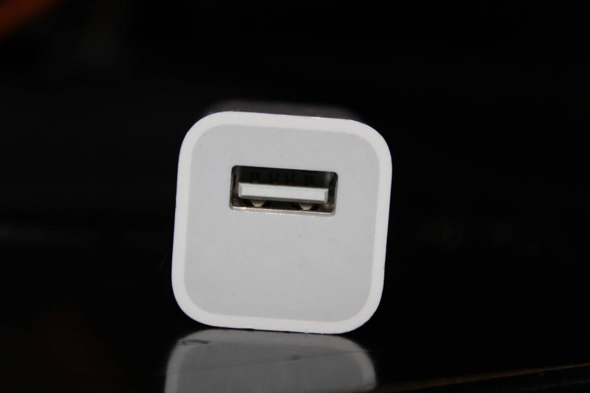 apple usb phone and ipod charger