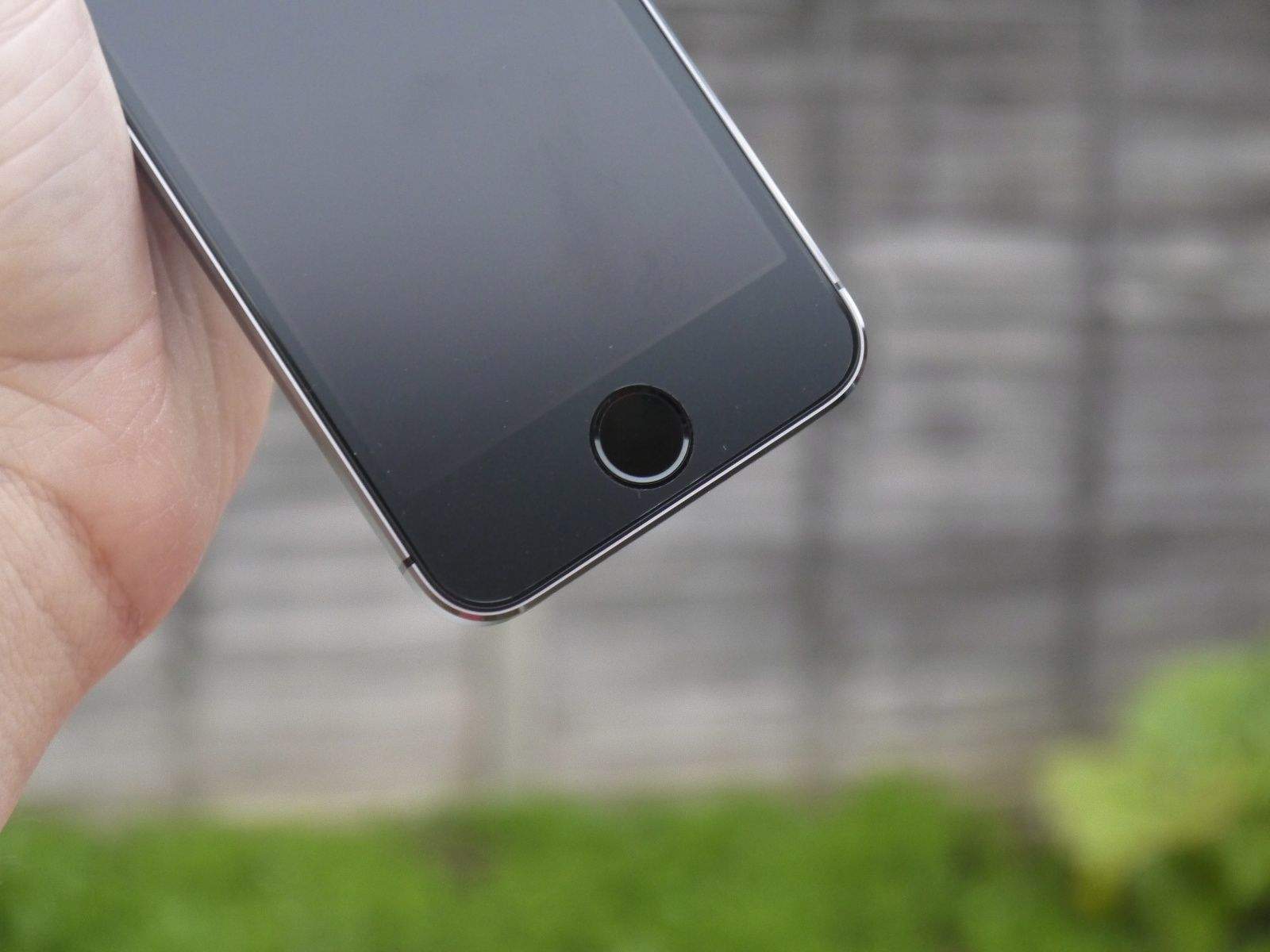 iPhone-5s-touch-id