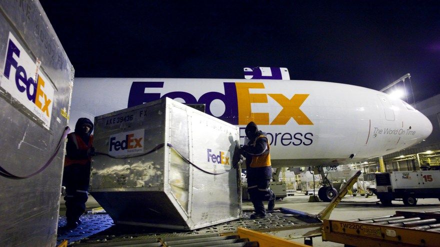fedex-plane-101012
