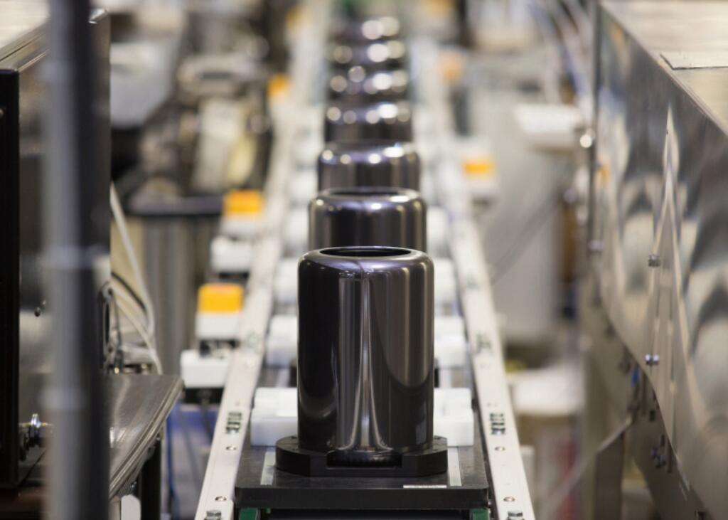 Mac Pro assembly