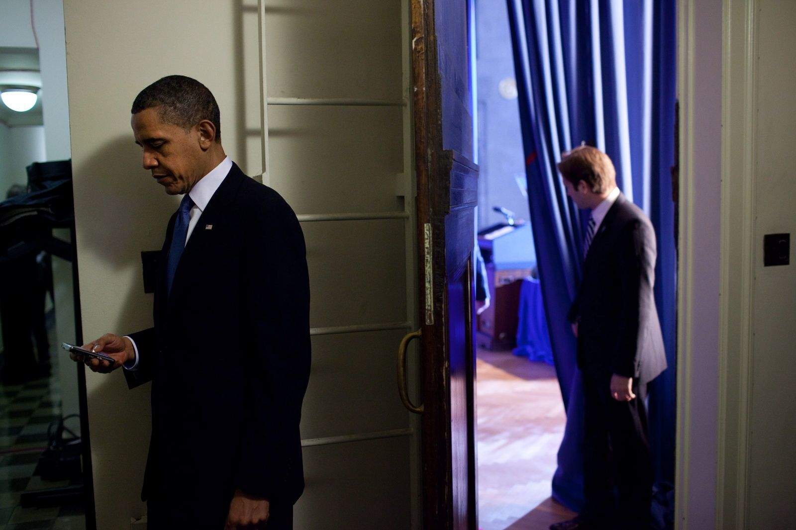 President-Obama-Facebook-Twitter-BlackBerry