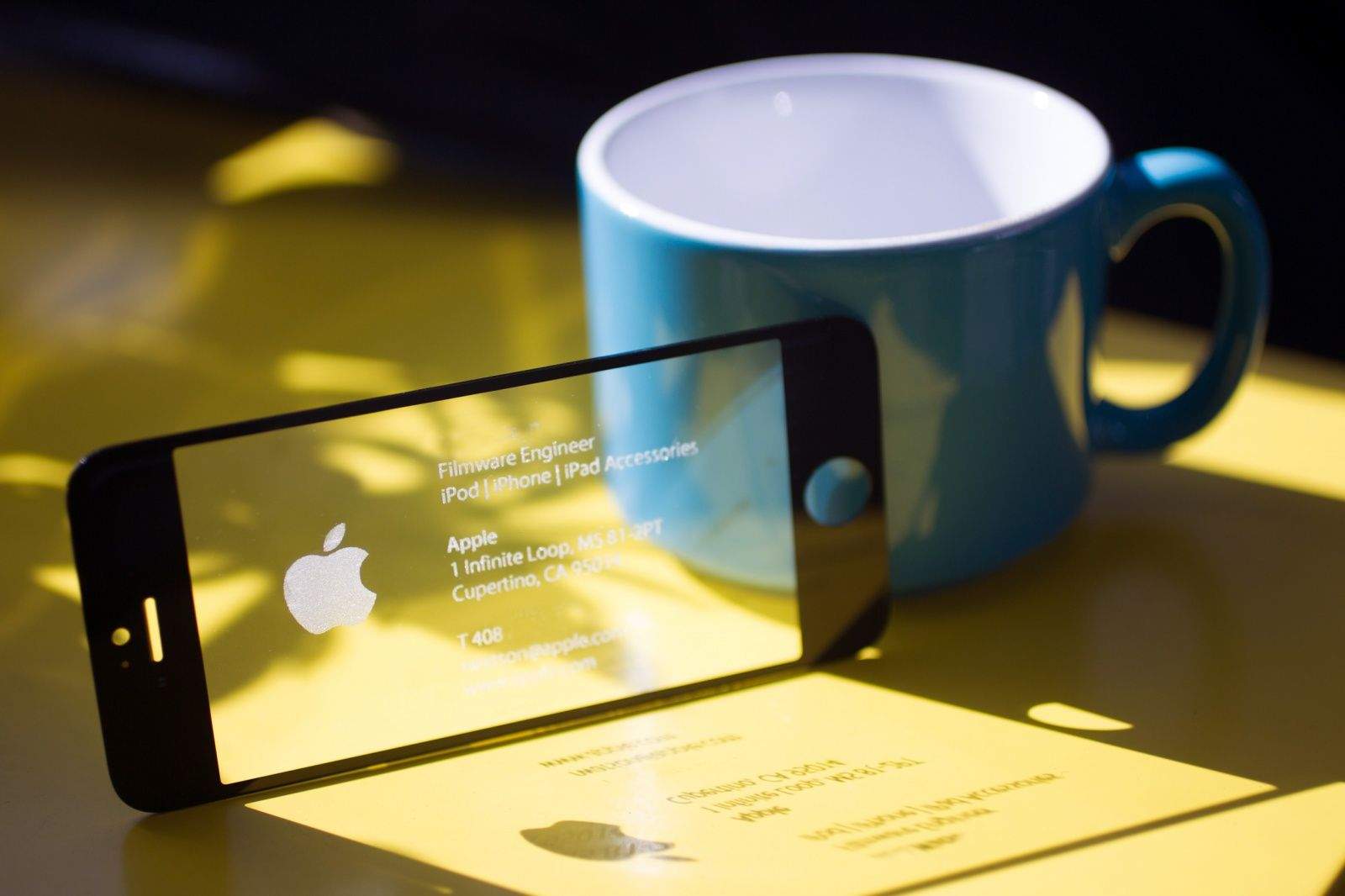 Photo: Jim Merithew/Cult of Mac  This business card was made for an Apple engineer out of a genuine iPhone screen.