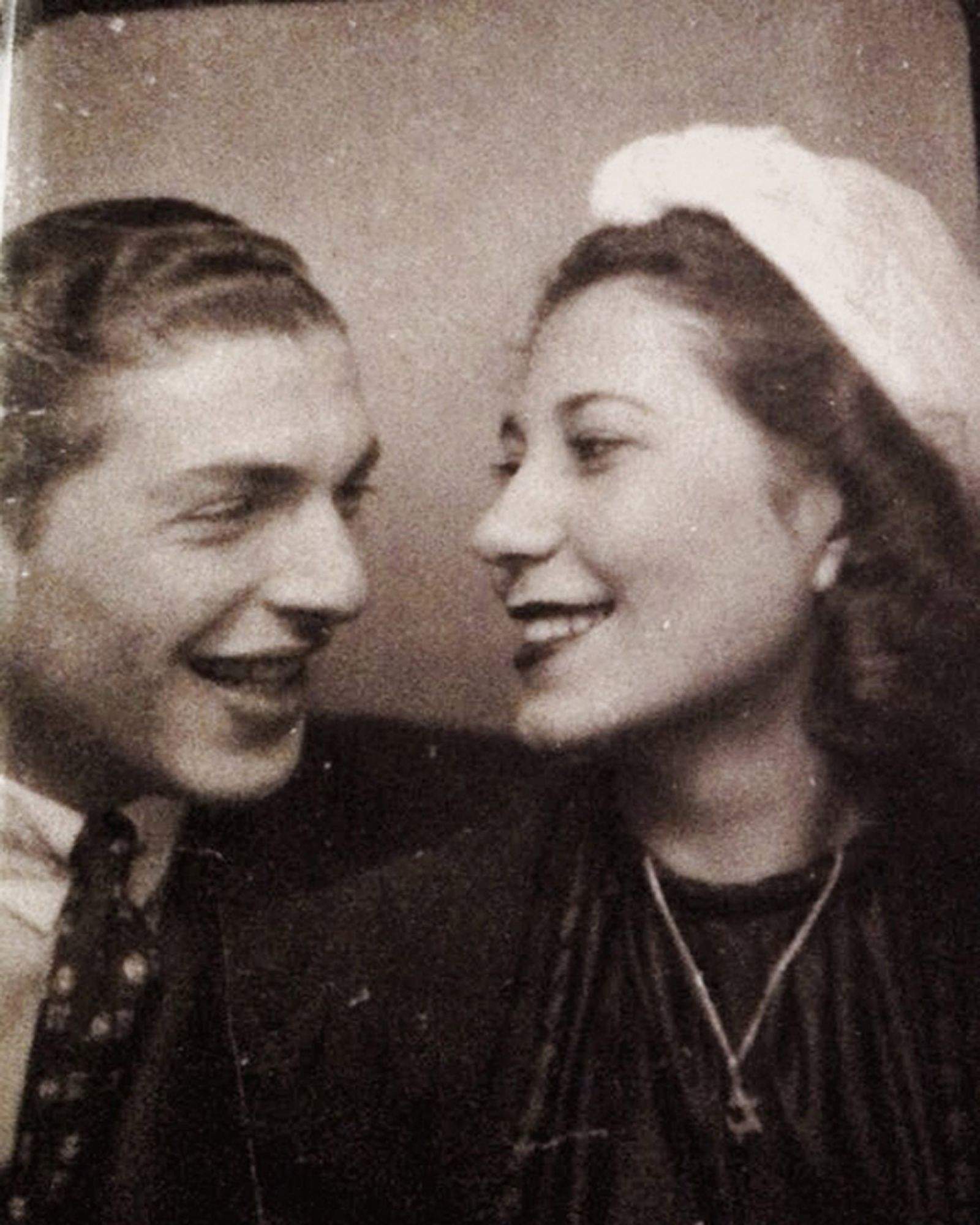Courtesy of @savefamilyphotos