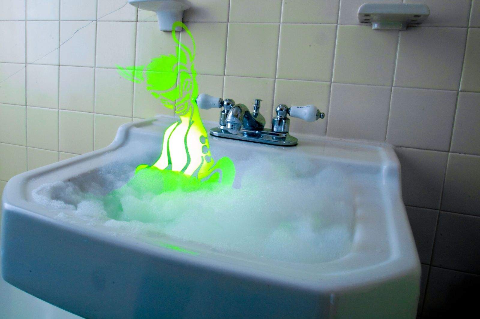 Find out how a light stencil can put Bambi -- or anything else you can dream up -- in your photos.