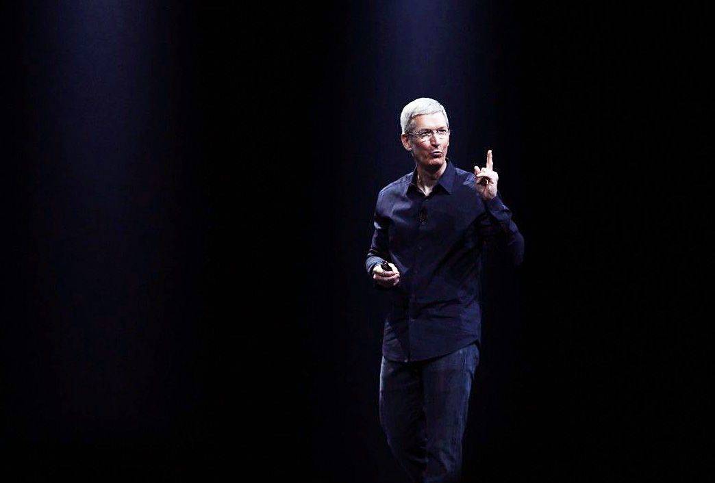 Time Cook onstage at WWDC 2014.