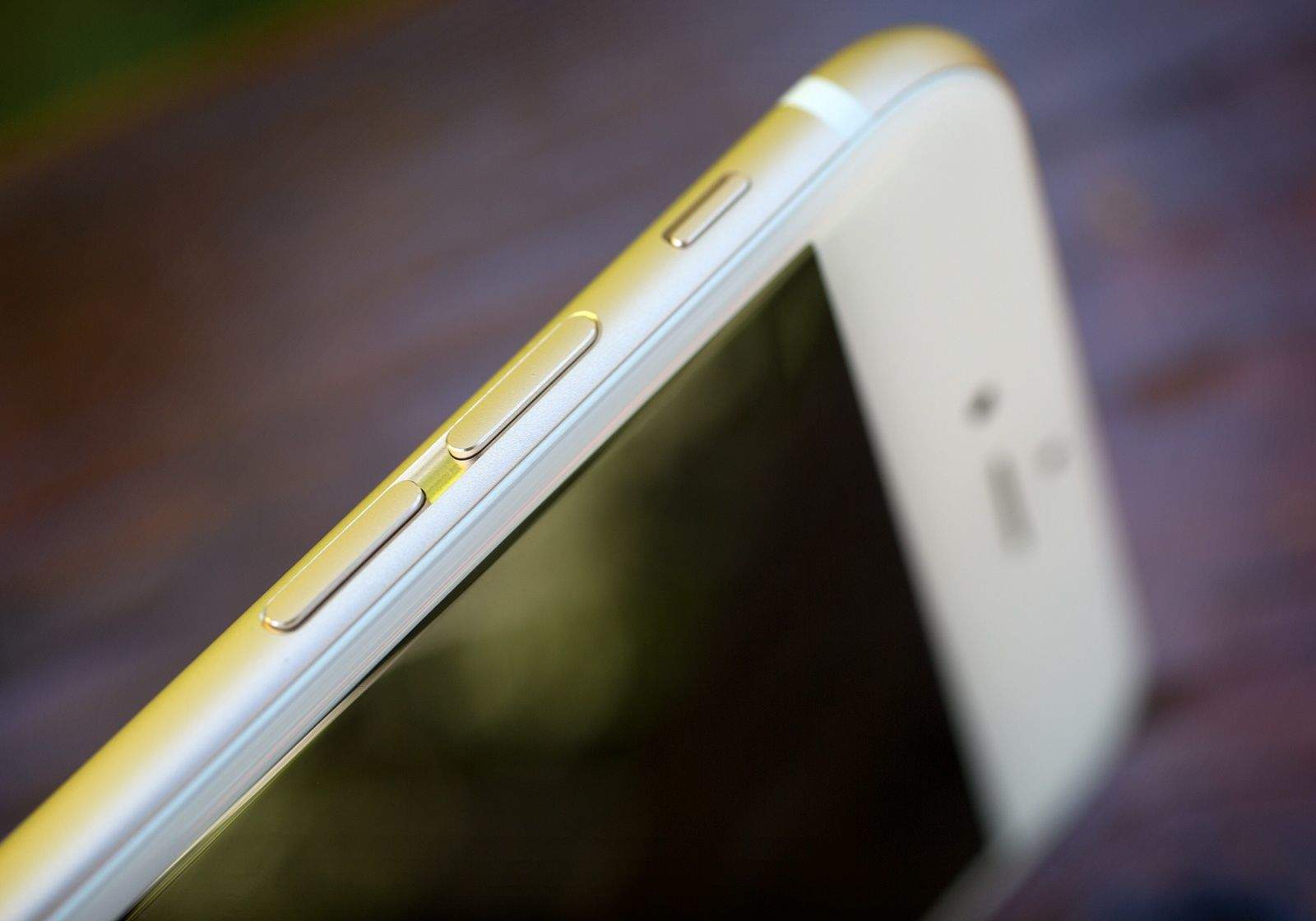 iPhone antenna lines may soon disappear