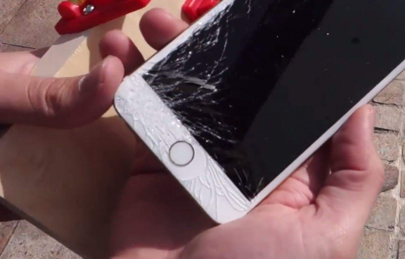 iPhone-6-and-iPhone-6-Plus-drop-test-Hint-It-cracks-Video-459380-2
