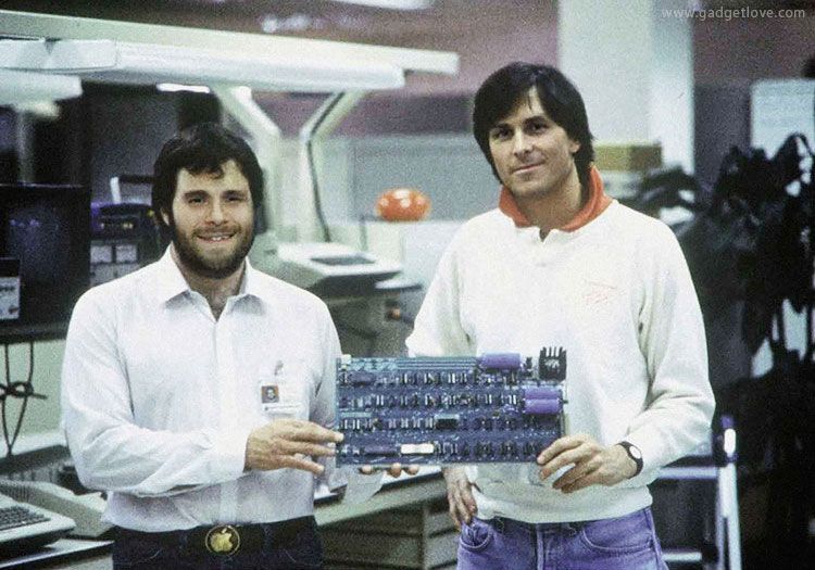 Seth Rogen and Christian Bale as Jobs and Woz. Photo: GadgetLove
