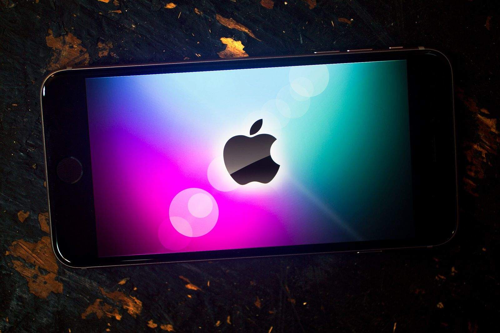 iPhone 6 Plus. Photo: Jim Merithew/Cult of Mac