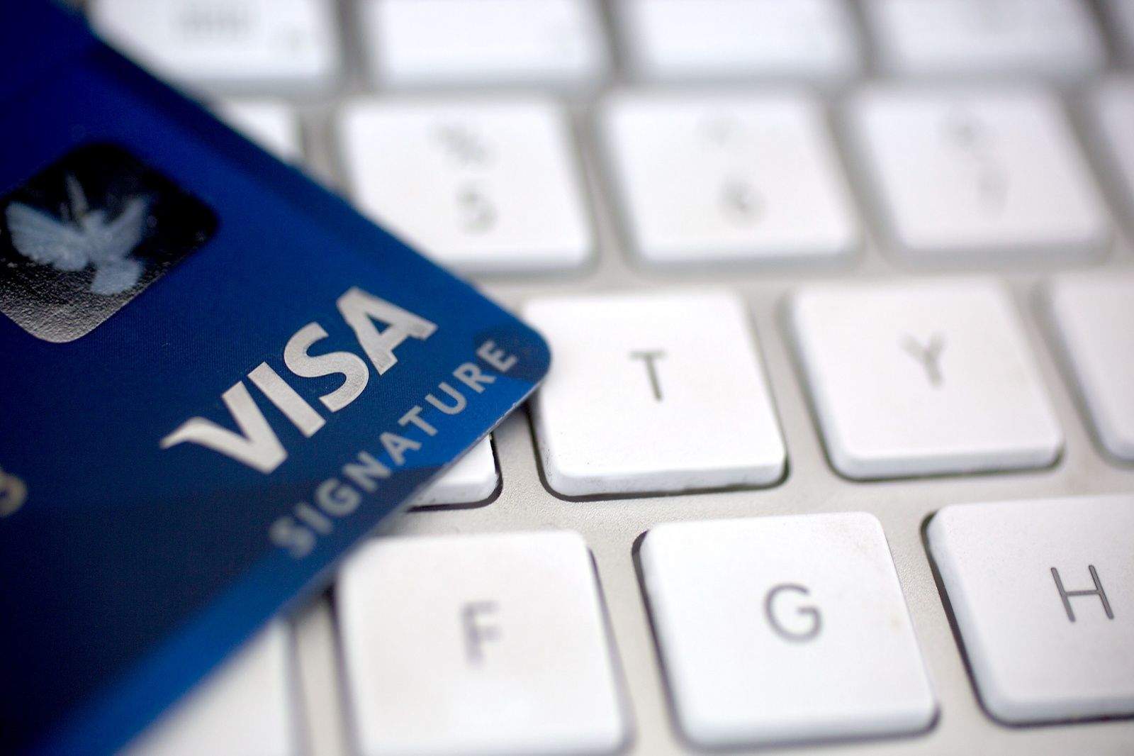 Use your credit card to solve your Apple problems. Photo: Jim Merithew/Cult of Mac