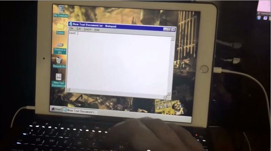 Here's Windows 98 running on an iPad Air 2. Screenshot: Cult of Mac