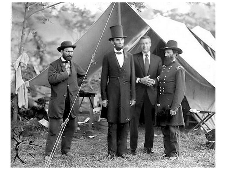 Maybe TV anchor Brian Williams just mis-remembered this.  Photo: ‏@robx_d/Twitter