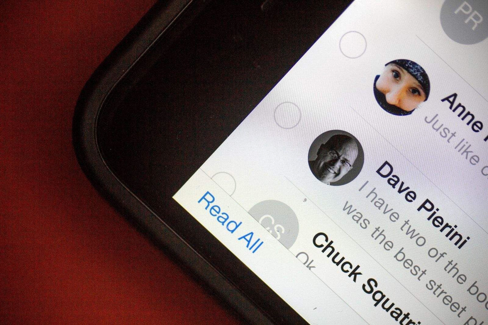 Apple's iMessage platform is in legal trouble.