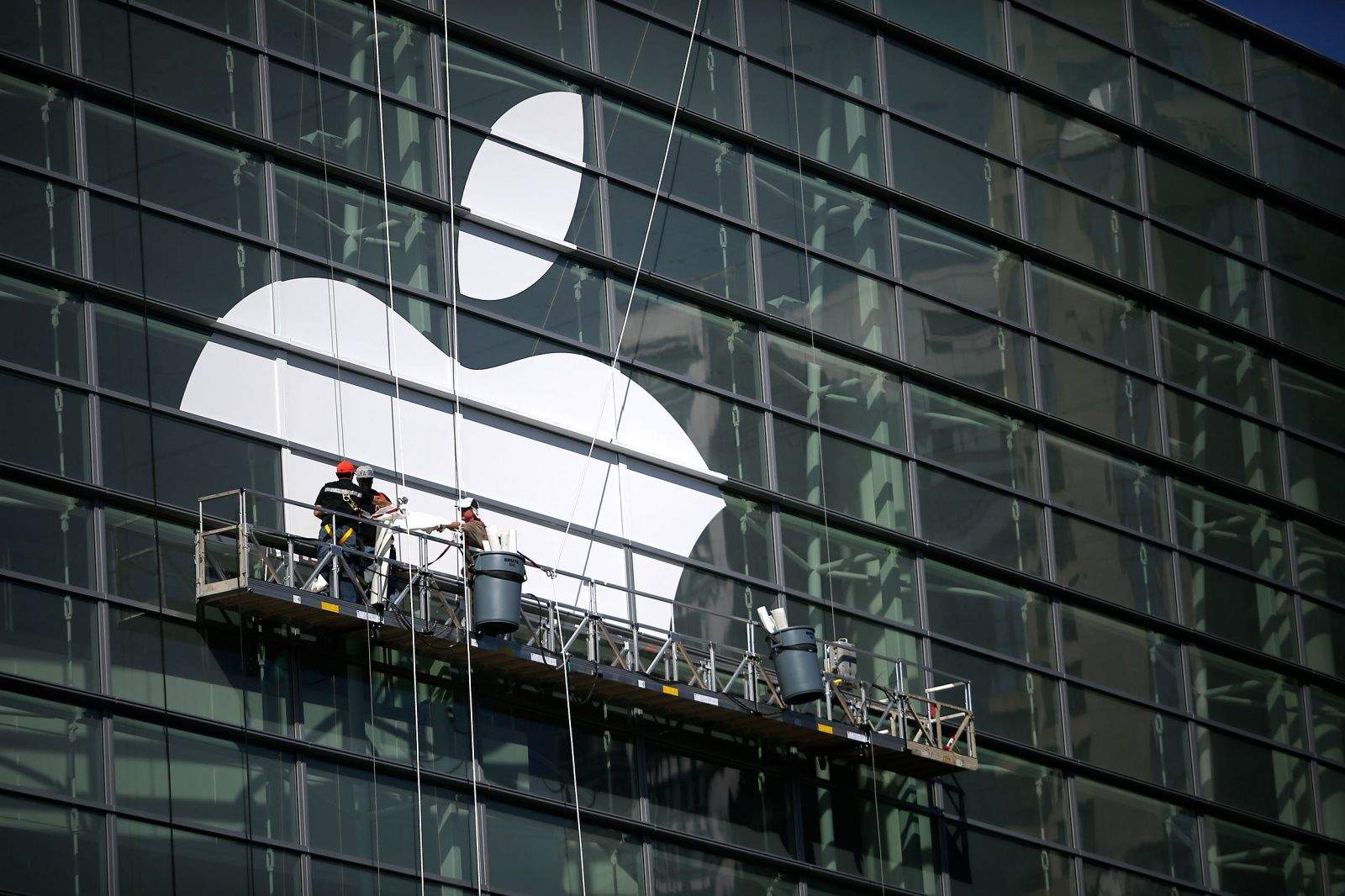 New titles and responsibilities in management could reshape Apple.