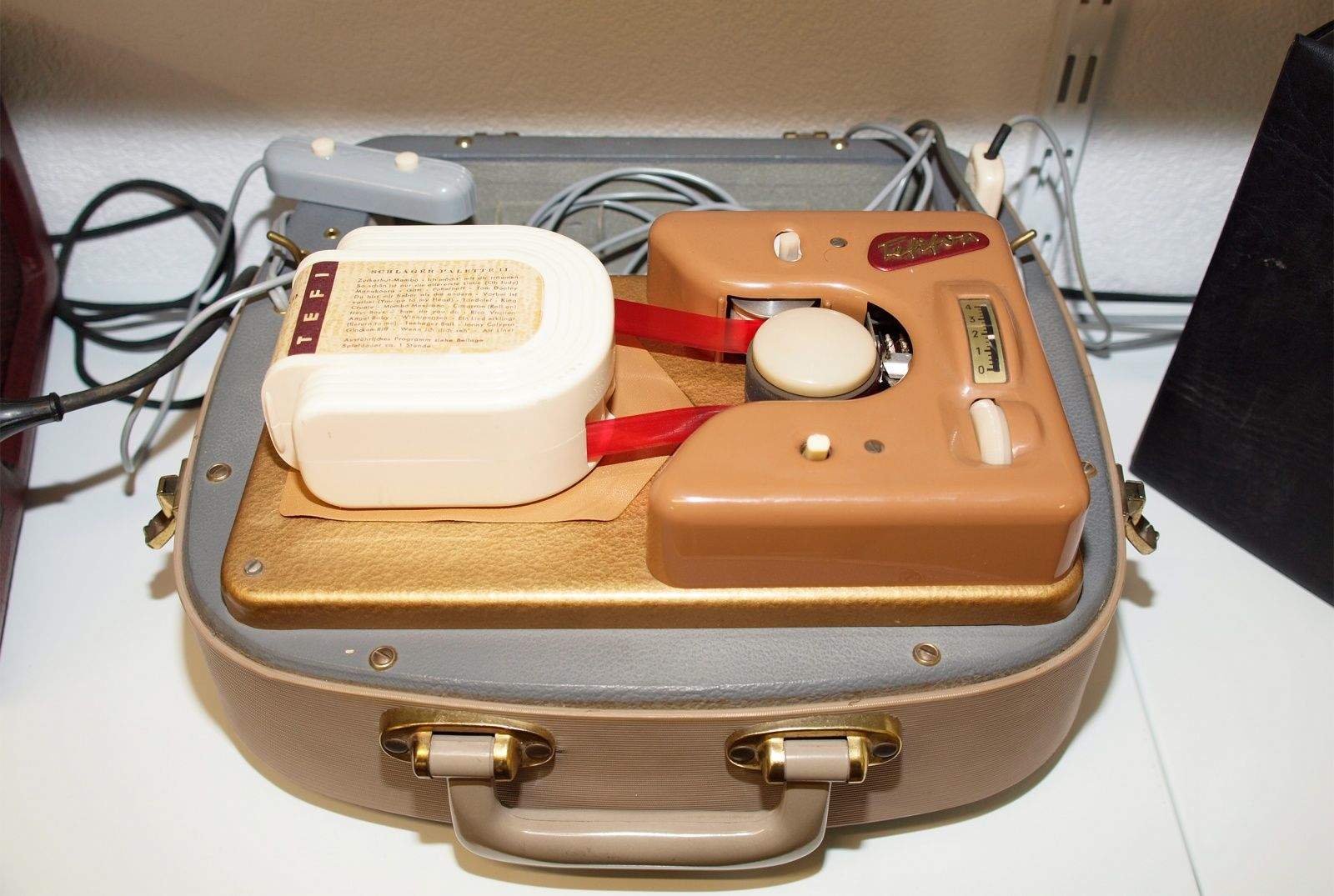 The Tefifon player never found commercial success and mostly existed in the former West Germany.