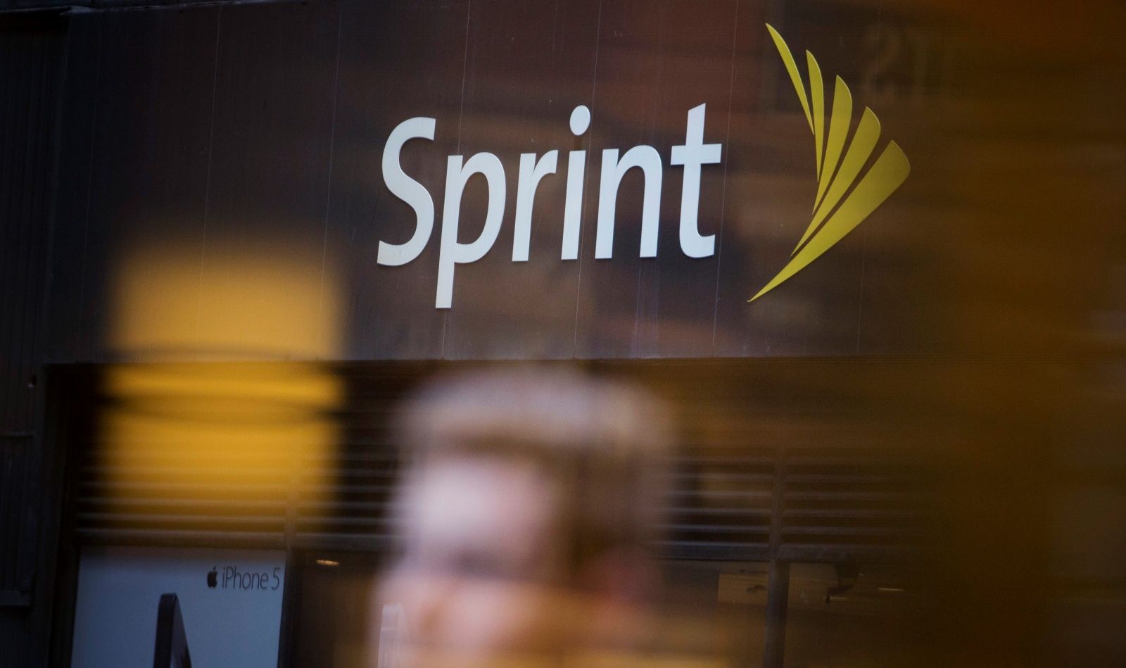 act-now-to-avoid-sprints-10-unlimited-data-price-jump-image-cultofandroidcomwp-contentuploads201402sprint-sign-jpg